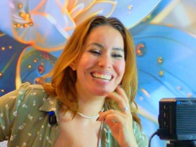 SCARLETTE04 live cam on BongaCams