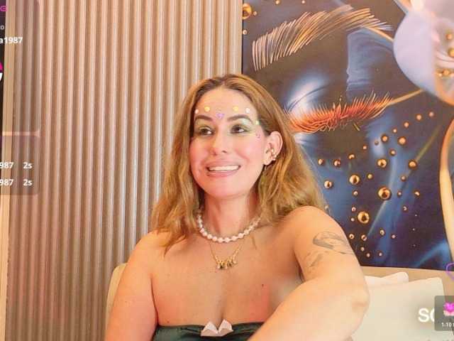 SCARLETTE04 live cam on BongaCams