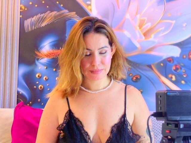 SCARLETTE04 live cam on BongaCams