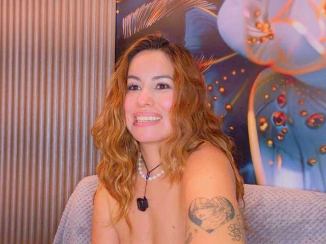 SCARLETTE04 live cam on BongaCams