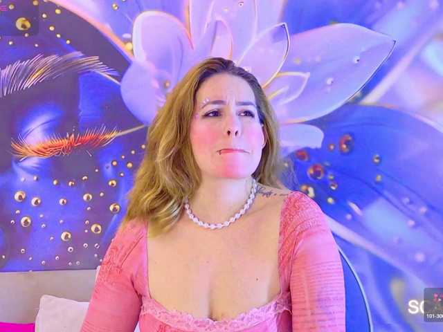 SCARLETTE04 live cam on BongaCams