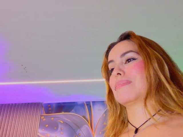 SCARLETTE04 live cam on BongaCams