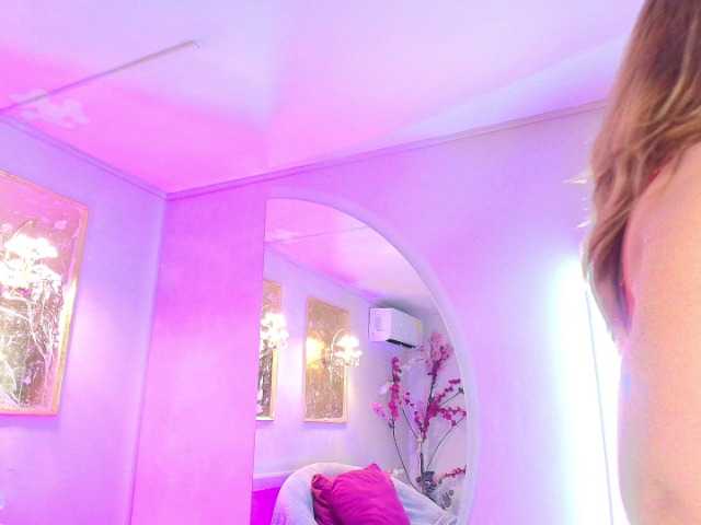 SCARLETTE04 live cam on BongaCams