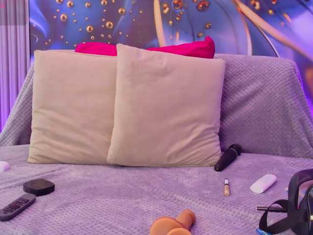 SCARLETTE04 live cam on BongaCams