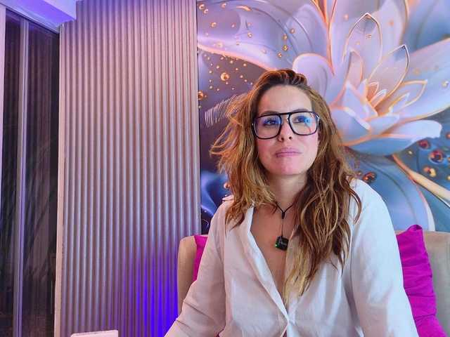 SCARLETTE04 live cam on BongaCams