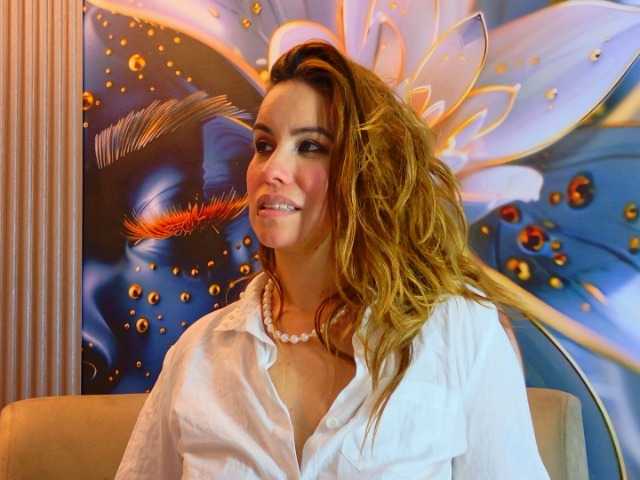 SCARLETTE04 live cam on BongaCams