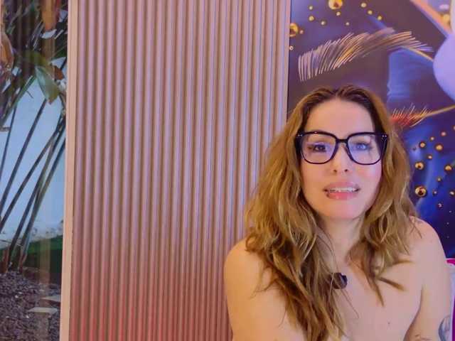 SCARLETTE04 live cam on BongaCams