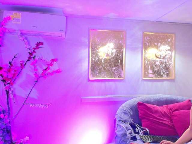 SCARLETTE04 live cam on BongaCams