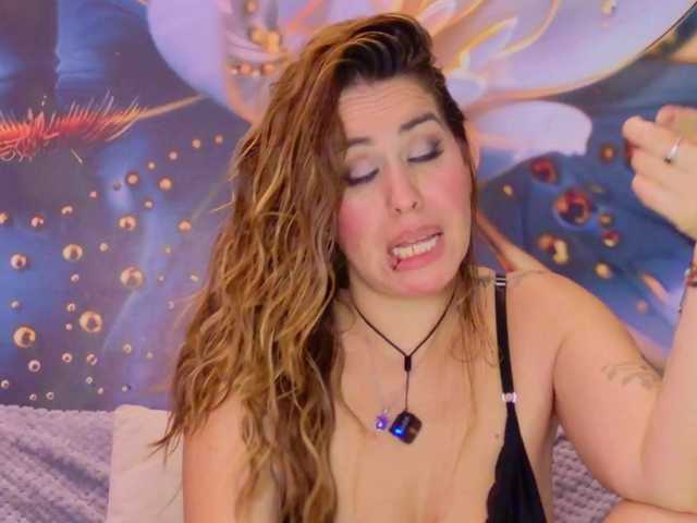 SCARLETTE04 live cam on BongaCams