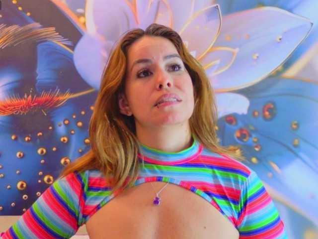 SCARLETTE04 live cam on BongaCams