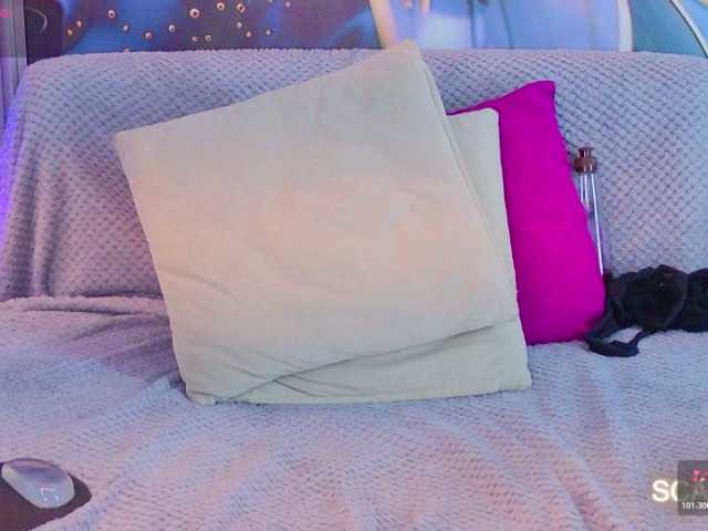 SCARLETTE04 live cam on BongaCams