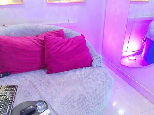 SCARLETTE04 webcam