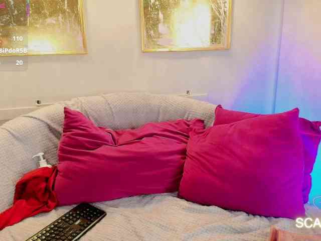 SCARLETTE04 webcam