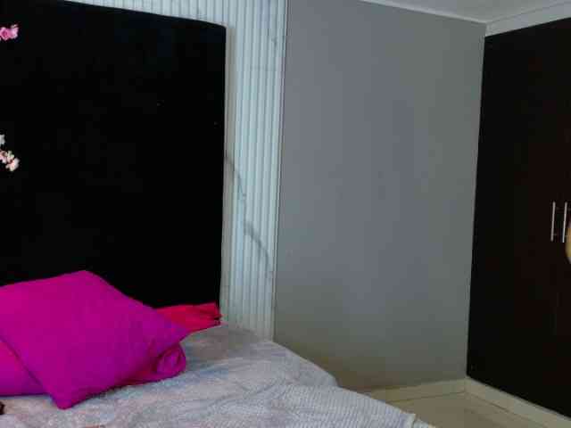 SCARLETTE04 webcam