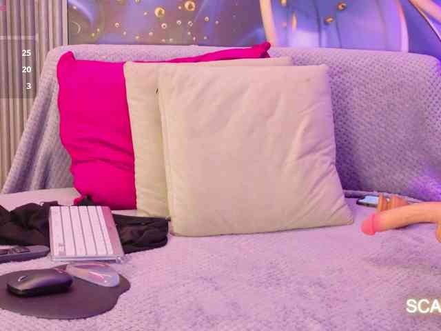 SCARLETTE04 webcam