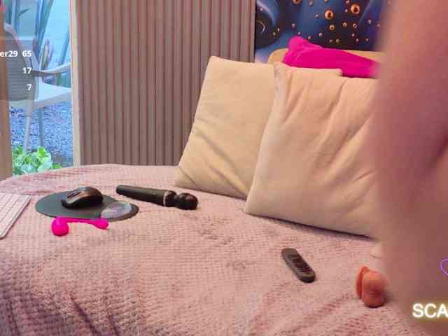 SCARLETTE04 webcam