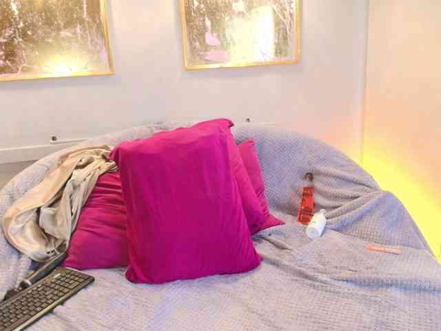 SCARLETTE04 webcam