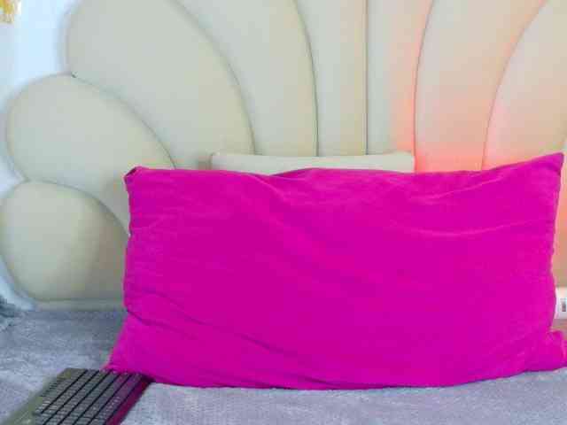 SCARLETTE04 webcam