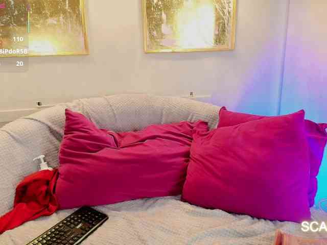 SCARLETTE04 webcam