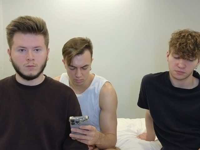 alexxx_d1 — live couple cam