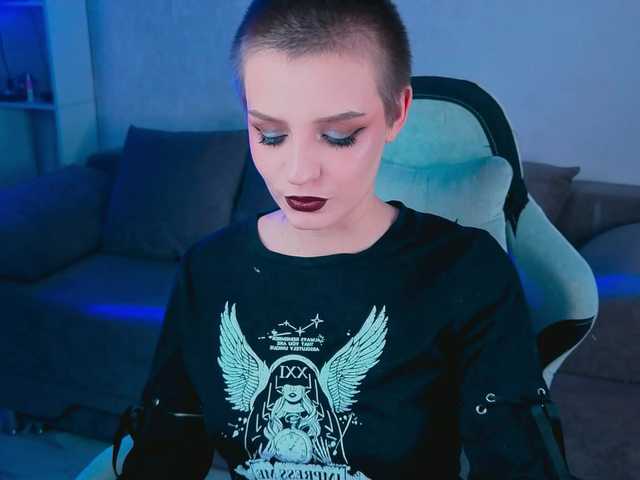 le modèle monicaerotic est en webcam porno dans un show sur le site bongacams, il possède les tags suivants: White/Caucasian,Brunette,Shaved