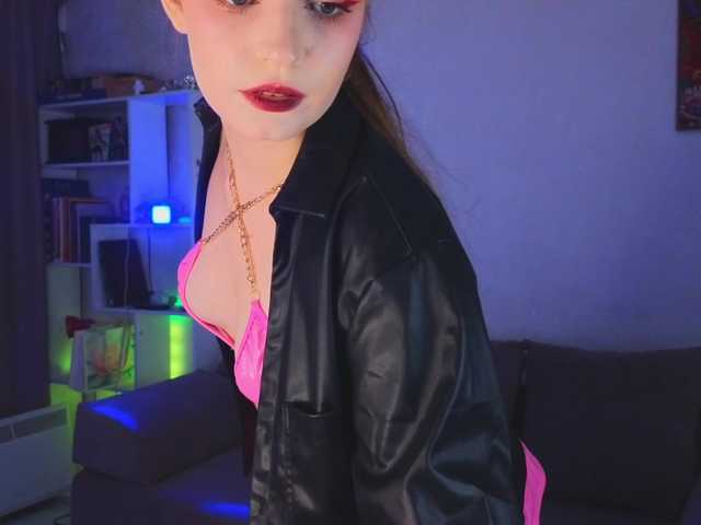 monicaerotic live webcam show