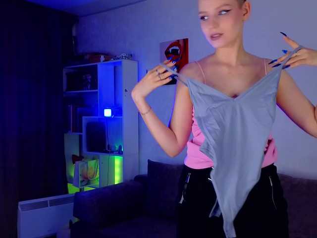 monicaerotic live cam on BongaCams