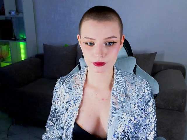 monicaerotic live cam on BongaCams