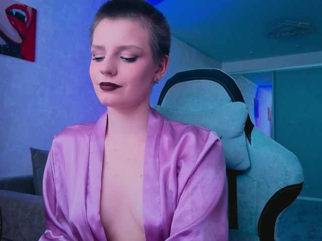 monicaerotic live cam on BongaCams
