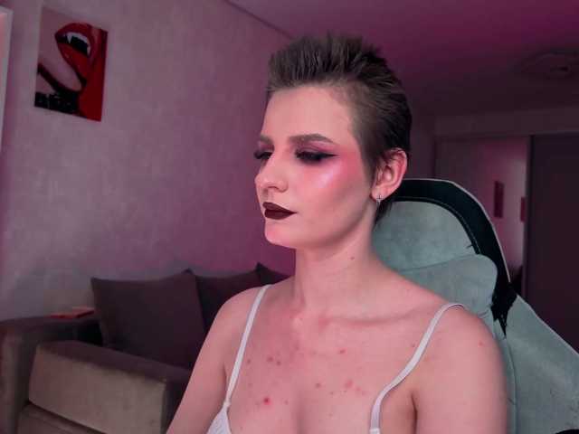 monicaerotic live cam on BongaCams
