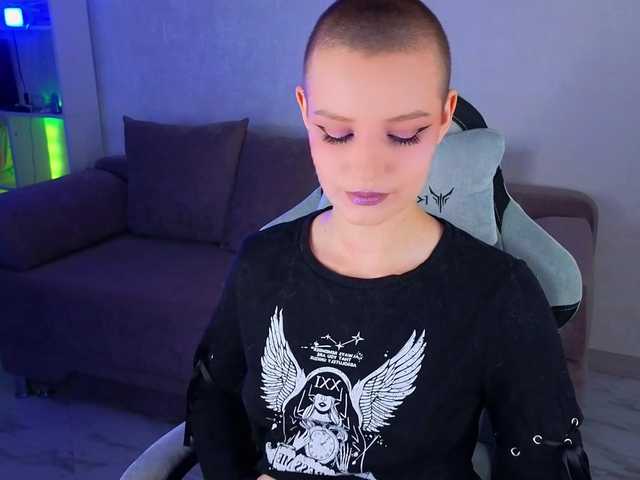 monicaerotic live cam on BongaCams