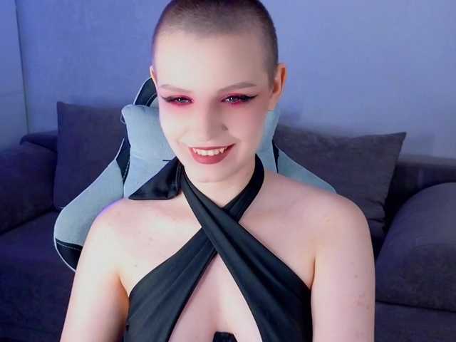 monicaerotic live cam on BongaCams