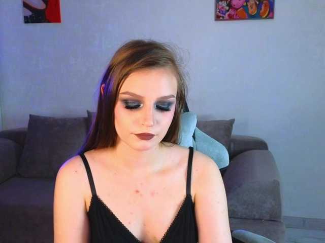 monicaerotic live webcam show