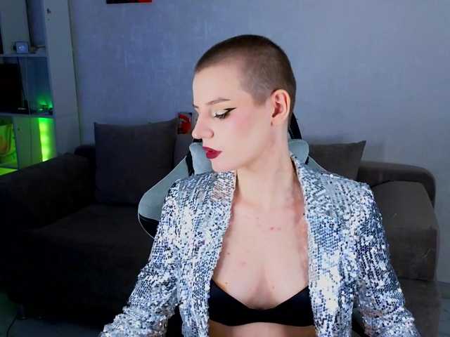 monicaerotic live cam on BongaCams