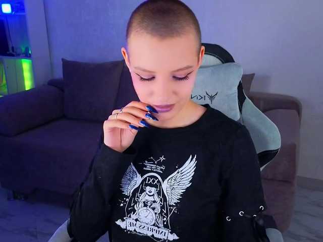 monicaerotic live cam on BongaCams