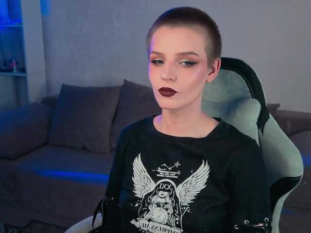 monicaerotic live cam on BongaCams