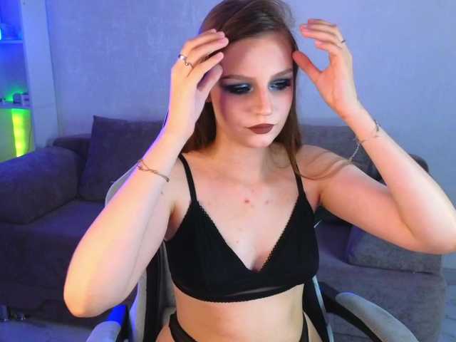 monicaerotic live webcam show