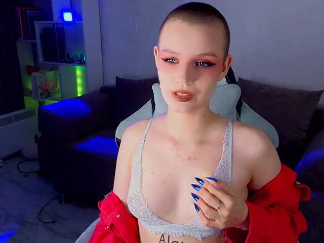 monicaerotic live cam on BongaCams