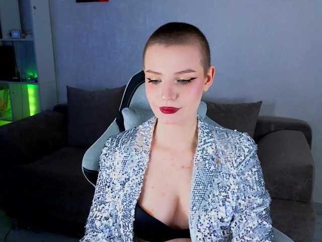 monicaerotic live cam on BongaCams