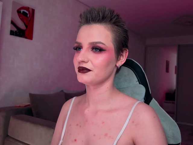 monicaerotic live cam on BongaCams