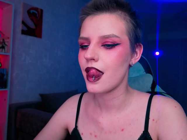 monicaerotic live cam on BongaCams