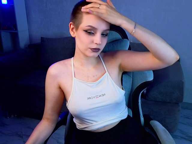 monicaerotic live cam on BongaCams