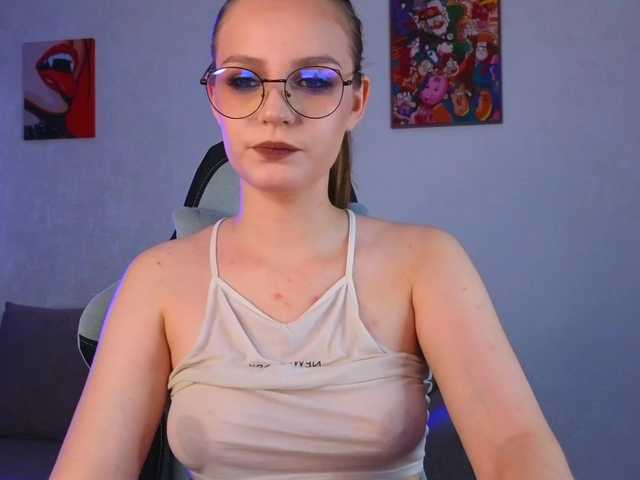 monicaerotic live webcam show