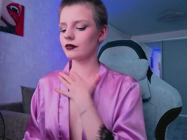 monicaerotic live cam on BongaCams
