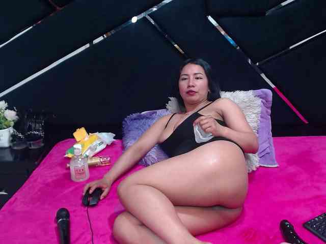 SalmaSantos webcam