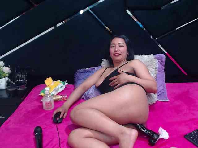 SalmaSantos webcam