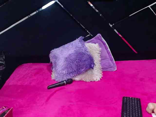 SalmaSantos webcam