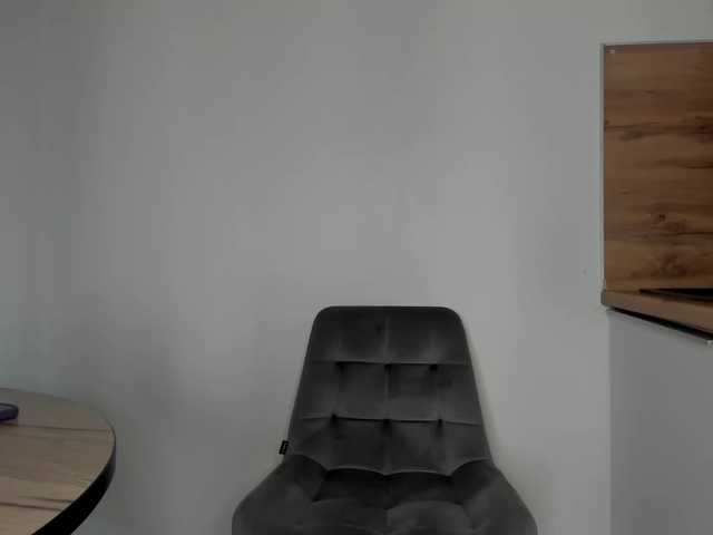 Alenkahot live cam on BongaCams