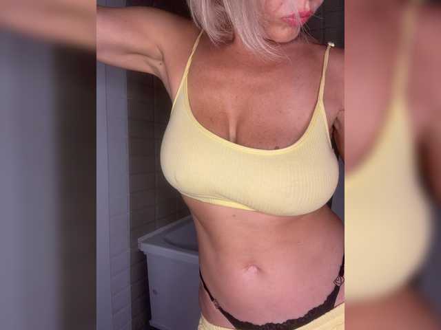 Milfa_hot live webcam show