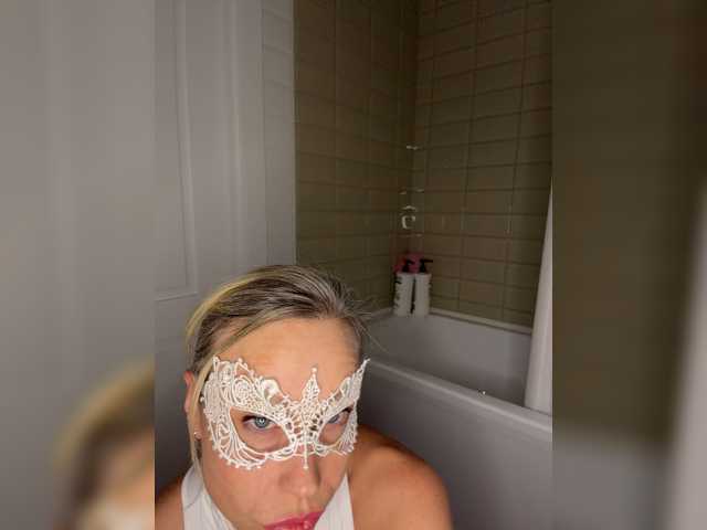 Alenkahot live cam on BongaCams